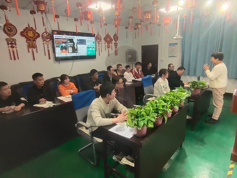 思維破繭，共赴成長：北京鋁型材彎弧加工廠共讀聯(lián)盟學習小組進階之旅