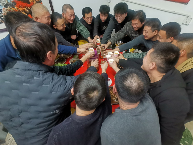 《感恩有你，“職”迎新生——北京型材拉彎廠感恩節(jié)特別聚餐》